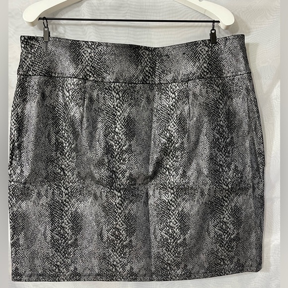 INC Python Skirt - Picture 3 of 6